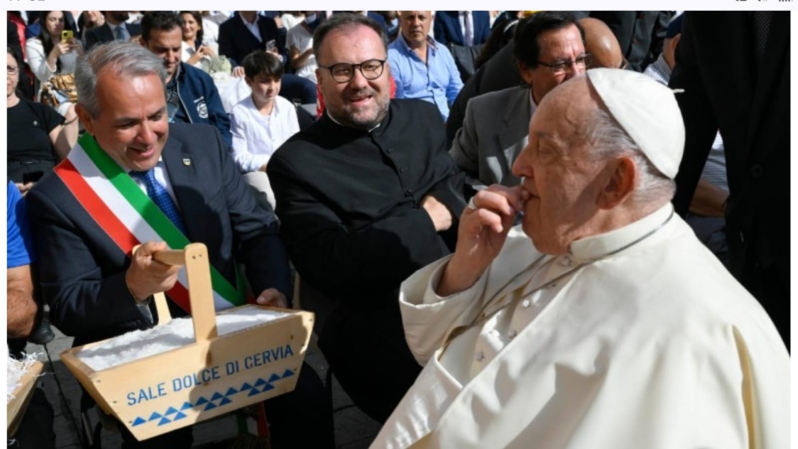 Consegnato a Papa Francesco il sale di Cervia